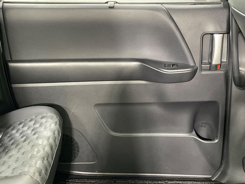 2022 Toyota Voxy 6AA-ZWR90W (UW-6a599f8466e03)[6]
