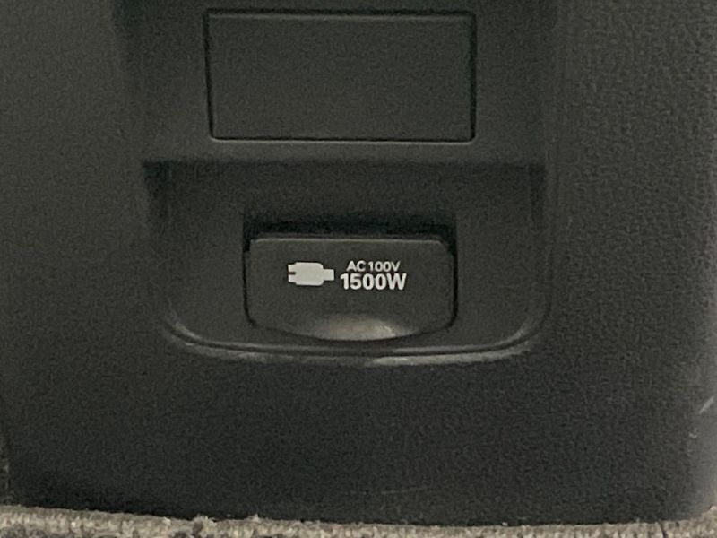 2022 Toyota Voxy 6AA-ZWR90W (UW-6a599f8466e03)[29]