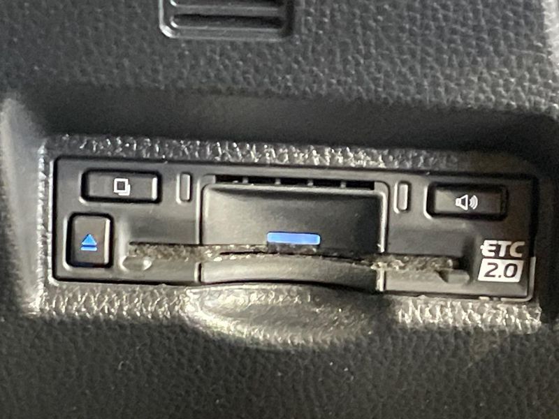 2022 Toyota Voxy 6AA-ZWR90W (UW-6a599f8466e03)[15]