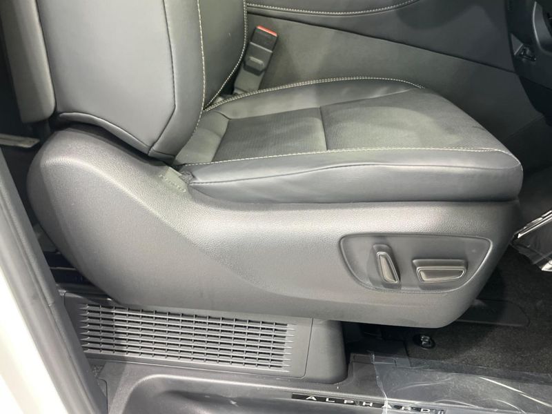 2023 Toyota Alphard Hybrid 6AA-AAHH40W (UW-6a5aed0a6e543)[24]