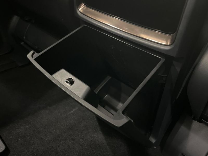 2023 Toyota Alphard Hybrid 6AA-AAHH40W (UW-6a5aed0a6e543)[27]