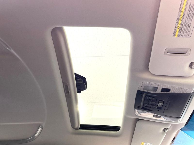2015 Toyota Alphard DBA-AGH30W (UW-6a5aed1a56a44)[28]