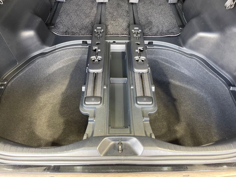 2017 Toyota Alphard DBA-AGH30W (UW-6a5aed1e3e5e4)[26]