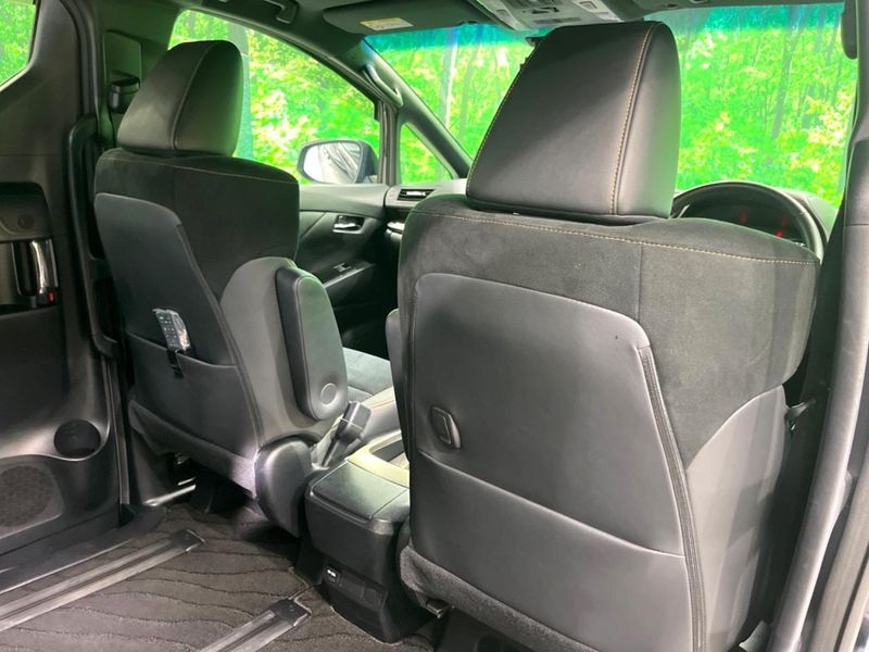 2022 Toyota Alphard 3BA-AGH30W (UW-6a5aed29ddae8)[17]