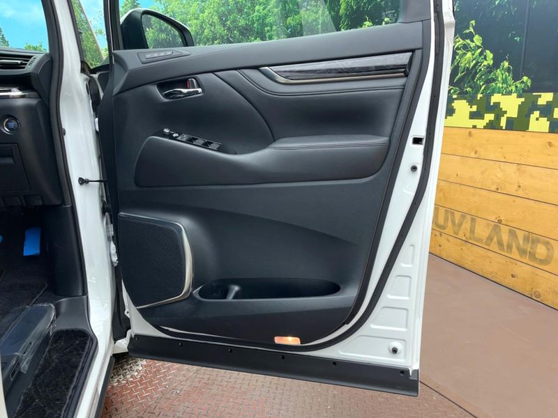 2023 Toyota Alphard 3BA-AGH30W (UW-6a5aed2daa70a)[26]