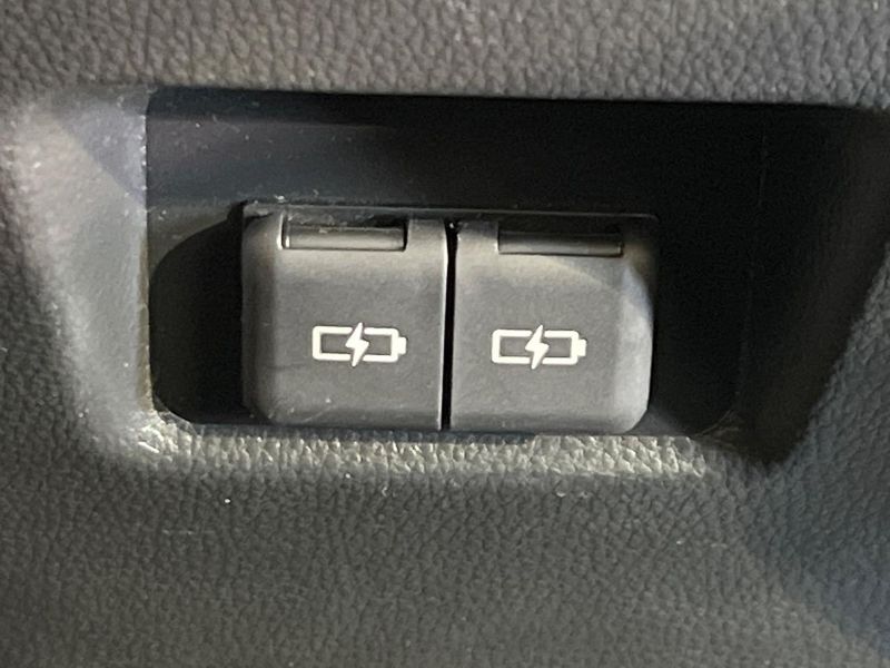 2023 Toyota RAV4 6AA-AXAH54 (UW-6a5aed4a56637)[29]