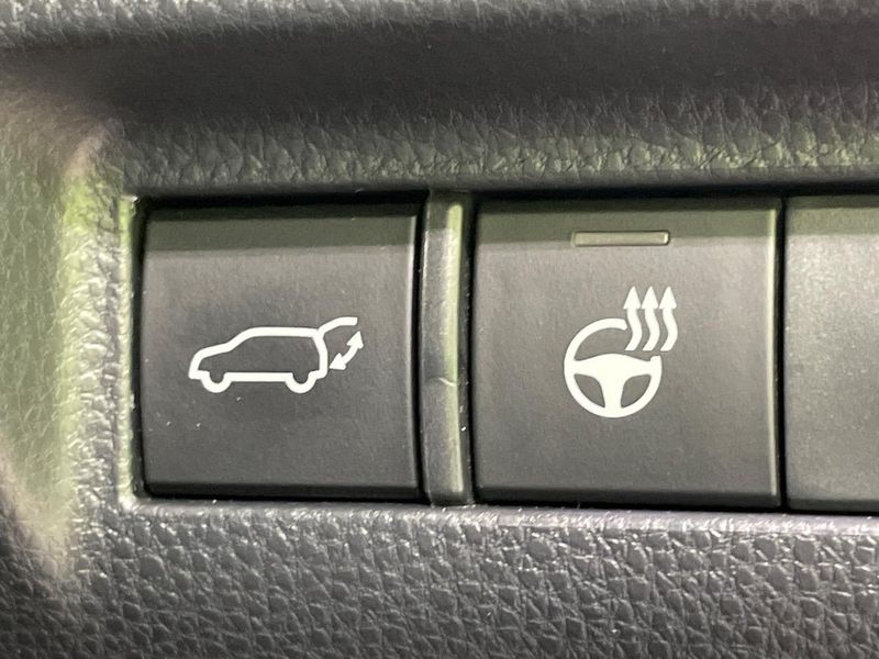 2021 Toyota Harrier Hybrid 6AA-AXUH80 (UW-6a5aed52f16af)[7]