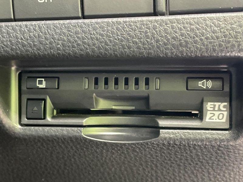2021 Toyota Harrier Hybrid 6AA-AXUH80 (UW-6a5aed52f16af)[8]