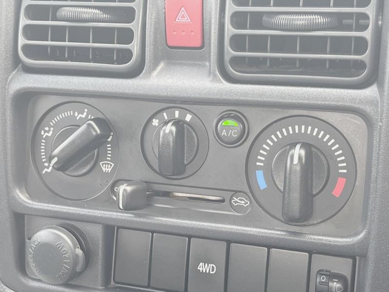 2020 Mitsubishi Mini Cab Truck EBD-DS16T (UW-6a5aedc7ad4d8)[26]