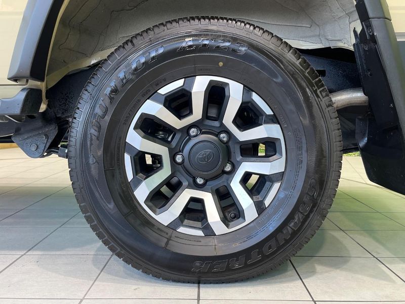 2024 Toyota Land Cruiser 70 3DA-GDJ76W (UW-6a5aedf33dc1e)[12]