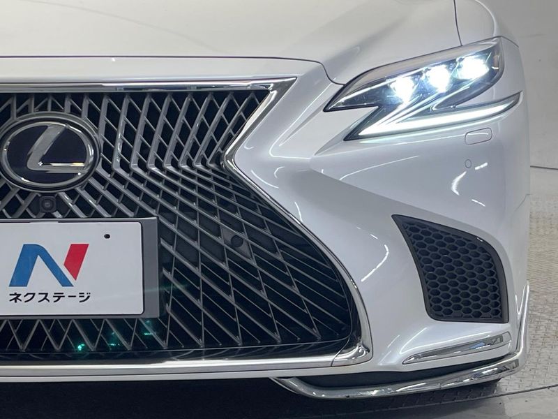 2017 Lexus LS DAA-GVF55 (UW-6a5aee29374f9)[13]
