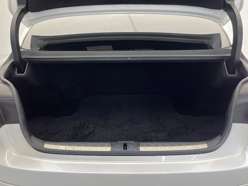2017 Lexus LS DAA-GVF55 (UW-6a5aee29374f9)[29]