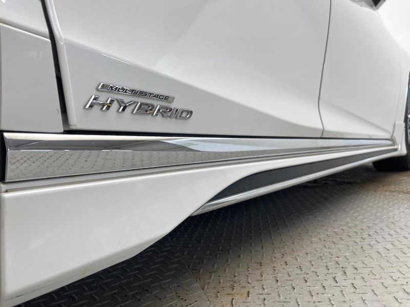 2017 Lexus LS DAA-GVF55 (UW-6a5aee29374f9)[18]