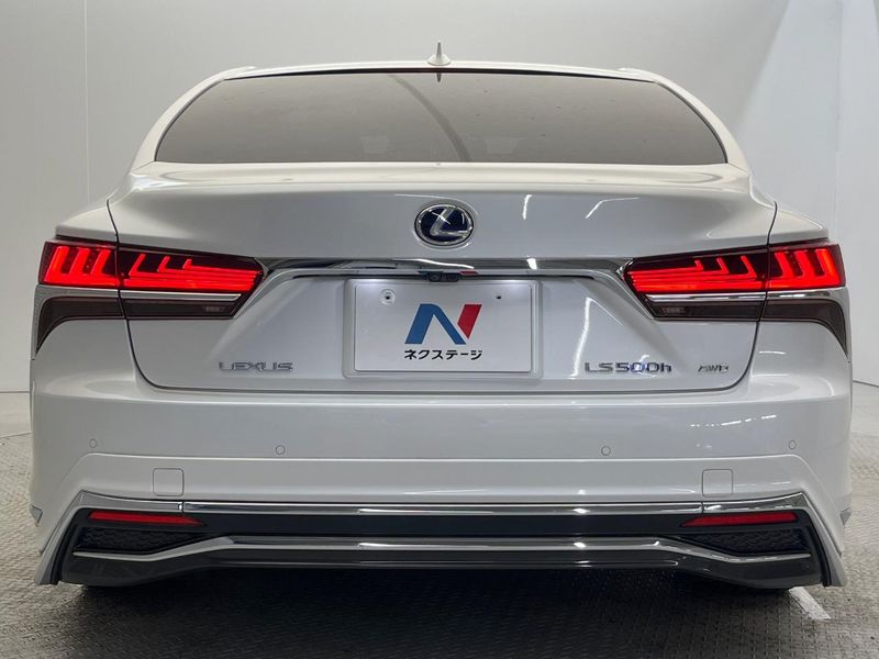 2017 Lexus LS DAA-GVF55 (UW-6a5aee29374f9)[22]