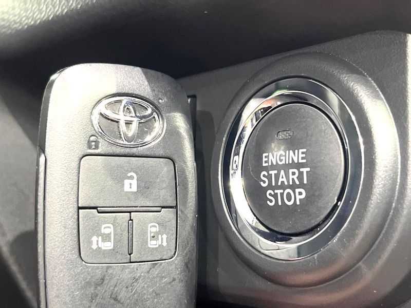 2025 Toyota Roomy 5BA-M910A (UW-6a5aef4a49ffd)[15]