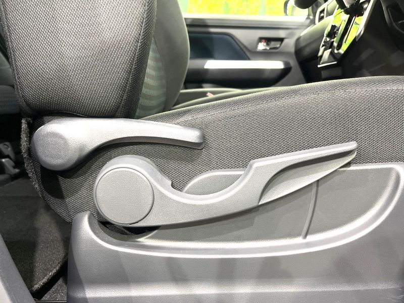 2025 Toyota Roomy 5BA-M910A (UW-6a5aef4a49ffd)[14]