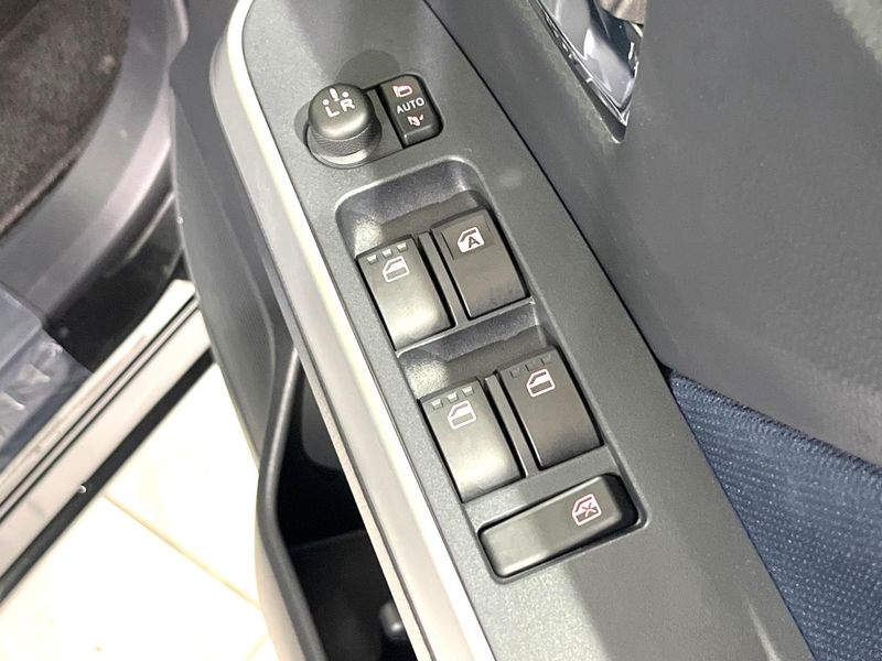 2025 Toyota Roomy 5BA-M910A (UW-6a5aef4a49ffd)[13]