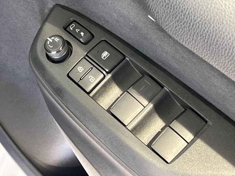 2023 Toyota Yaris 6AA-MXPH10 (UW-6a5aefc598e01)[24]