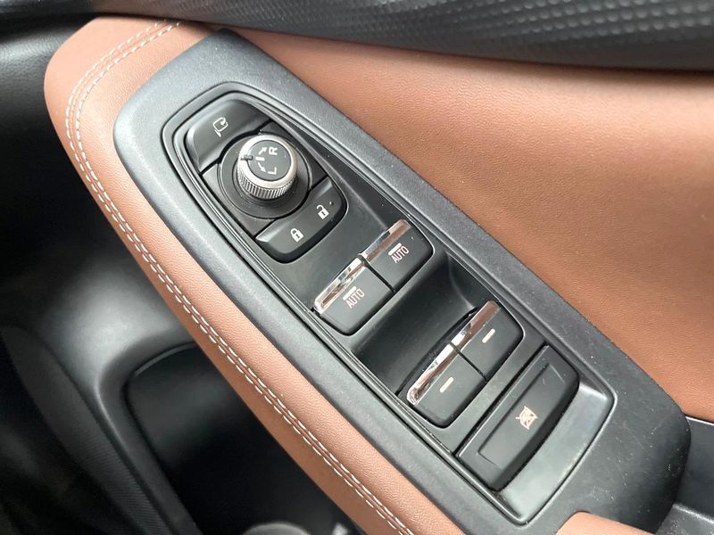 2019 Subaru Forester 5AA-SKE (UW-6a5af061a6d22)[23]