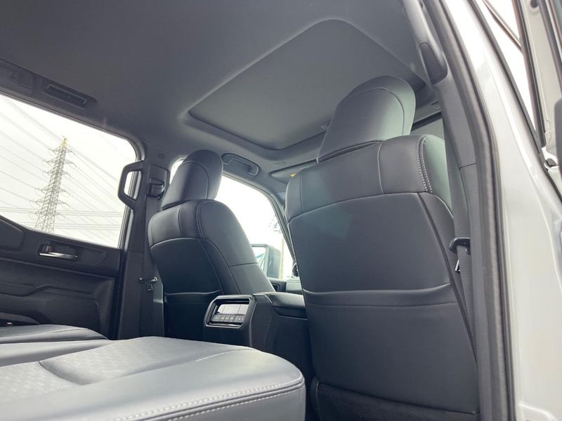 2025 Toyota Land Cruiser 250 3BA-TRJ250W (UW-6a5af0788f4e0)[21]