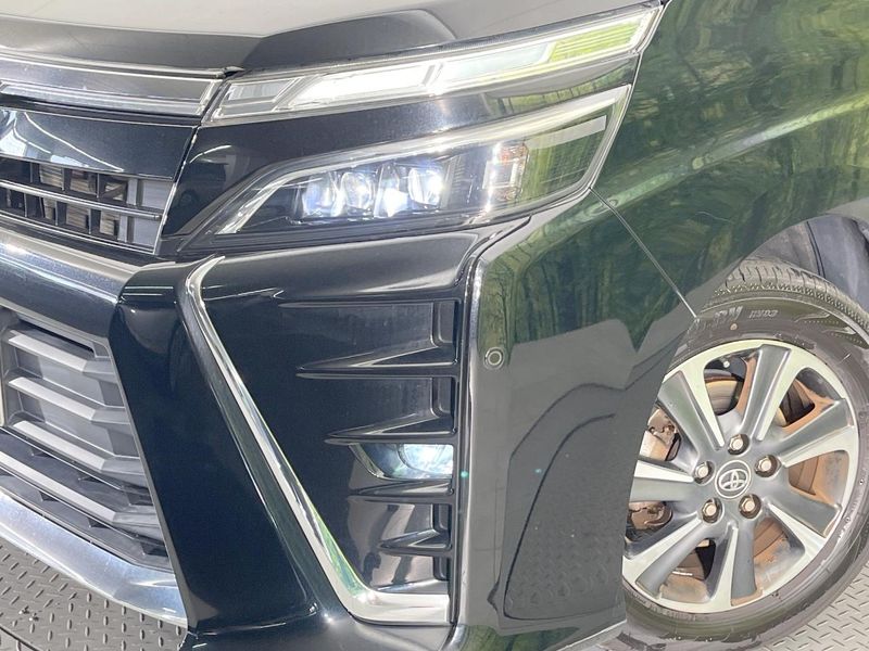 2018 Toyota Voxy DBA-ZRR80W (UW-6a5af0cbdbe1e)[6]