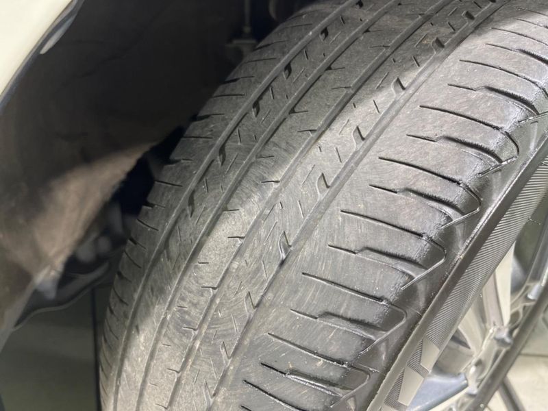 2019 Toyota Voxy DBA-ZRR80W (UW-6a5af0ce3e14a)[9]