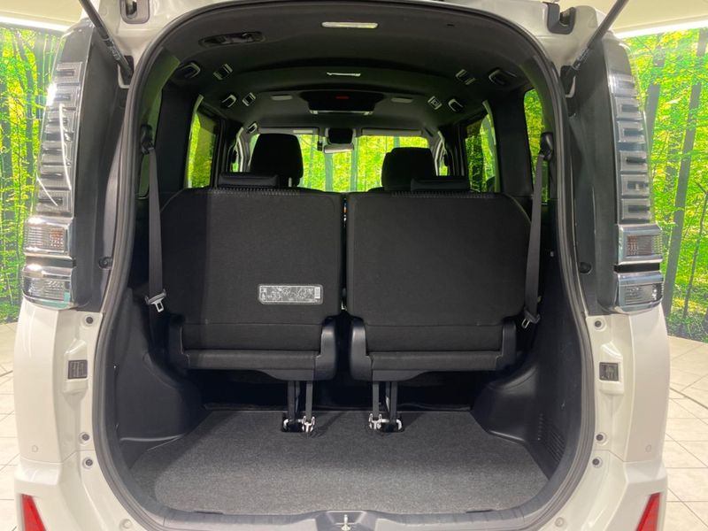 2019 Toyota Voxy DBA-ZRR80W (UW-6a5af0ce3e14a)[24]