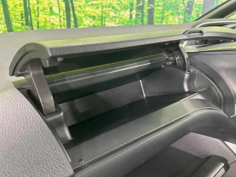 2021 Toyota Voxy 3BA-ZRR80W (UW-6a5af0d27dd85)[26]