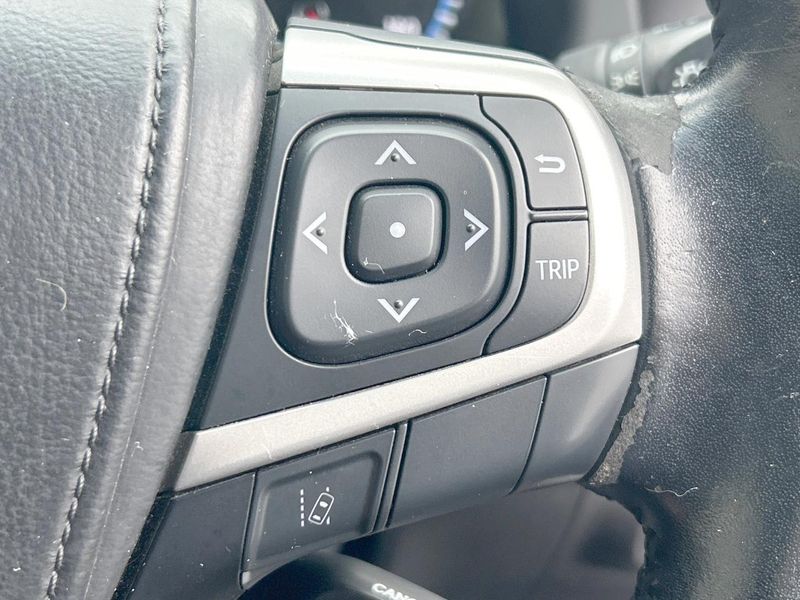 2015 Toyota Harrier DBA-ZSU60W (UW-6a5af0d5bf3b9)[17]