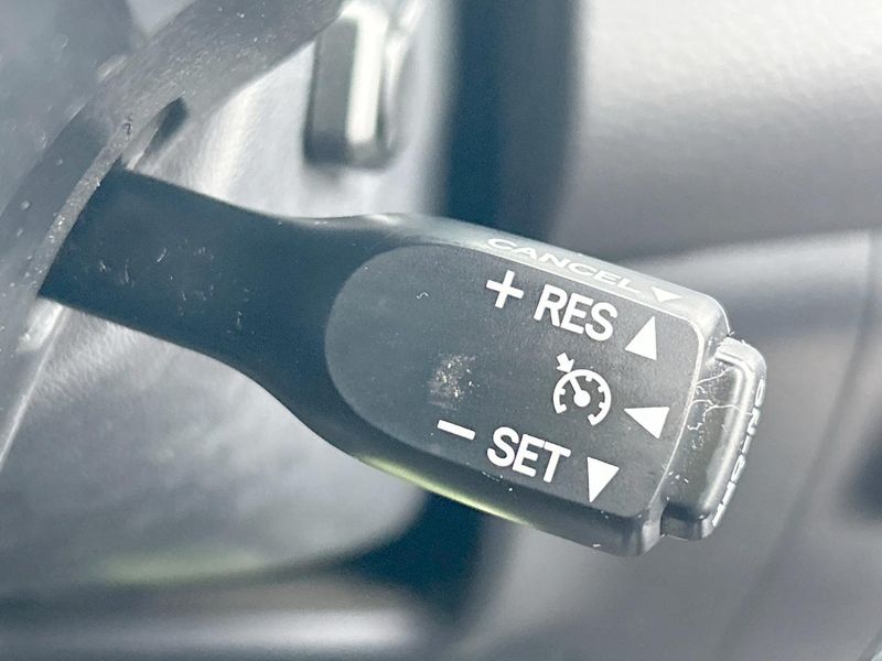 2015 Toyota Harrier DBA-ZSU60W (UW-6a5af0d5bf3b9)[18]