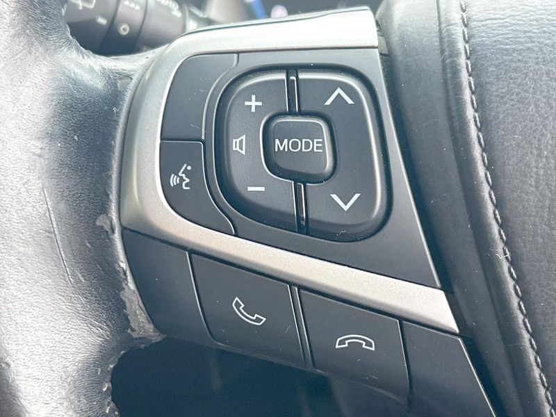 2015 Toyota Harrier DBA-ZSU60W (UW-6a5af0d5bf3b9)[16]