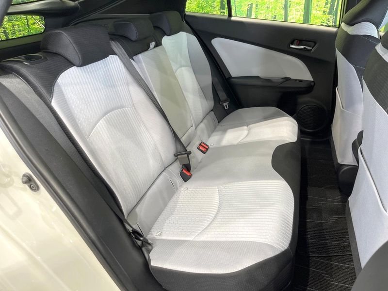 2016 Toyota Prius DAA-ZVW55 (UW-6a5af0f71ea80)[21]