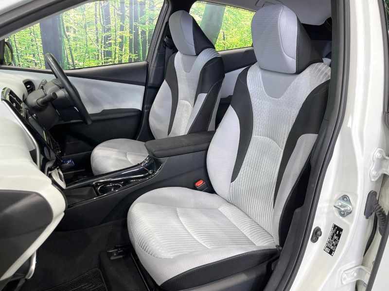 2016 Toyota Prius DAA-ZVW55 (UW-6a5af0f71ea80)[17]