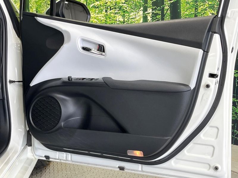 2016 Toyota Prius DAA-ZVW55 (UW-6a5af0f71ea80)[25]