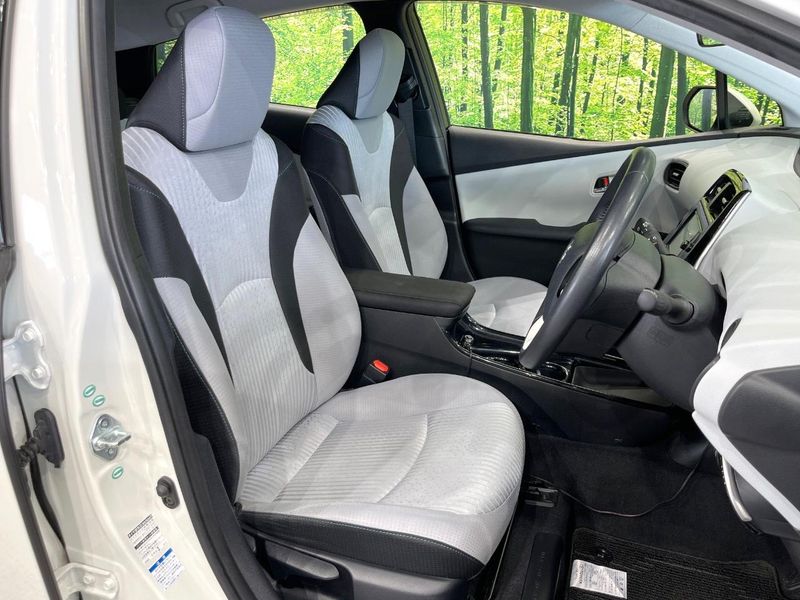 2016 Toyota Prius DAA-ZVW55 (UW-6a5af0f71ea80)[22]