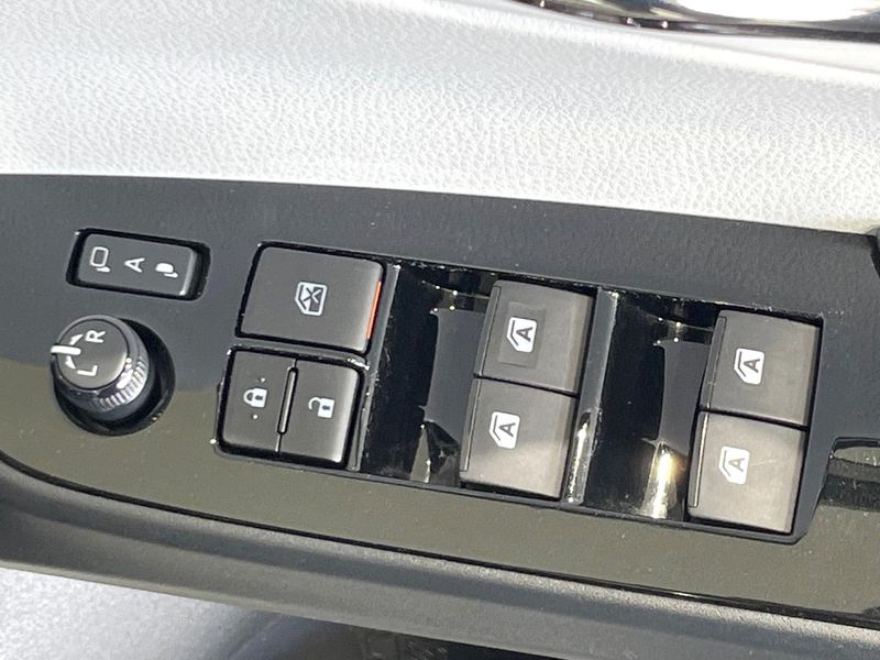 2016 Toyota Prius DAA-ZVW55 (UW-6a5af0f71ea80)[26]