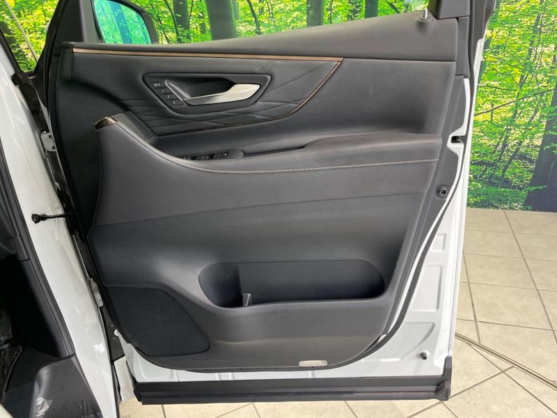2023 Toyota Alphard Hybrid 6AA-AAHH40W (UW-6a5c3e85461ca)[25]