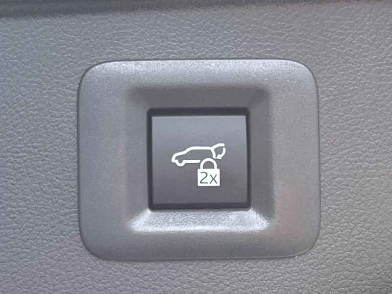 2023 Toyota Alphard Hybrid 6AA-AAHH40W (UW-6a5c3e85461ca)[22]