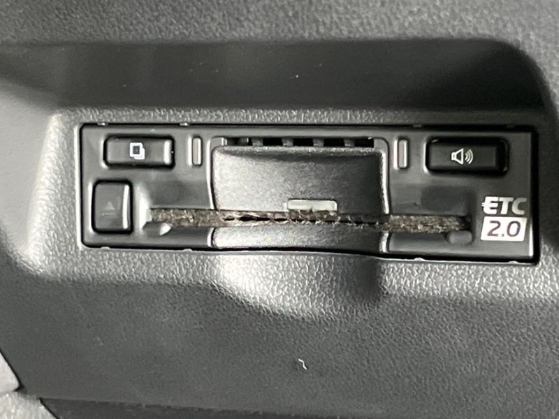 2023 Toyota Alphard Hybrid 6AA-AAHH40W (UW-6a5c3e85461ca)[29]
