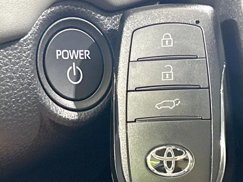 2026 Toyota RAV4 6AA-AXAN64 (UW-6a5c3ec3726a9)[21]