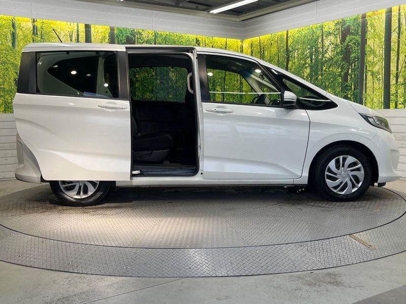 2017 Honda Freed Plus DBA-GB5 (UW-6a5c3f5845258)[27]