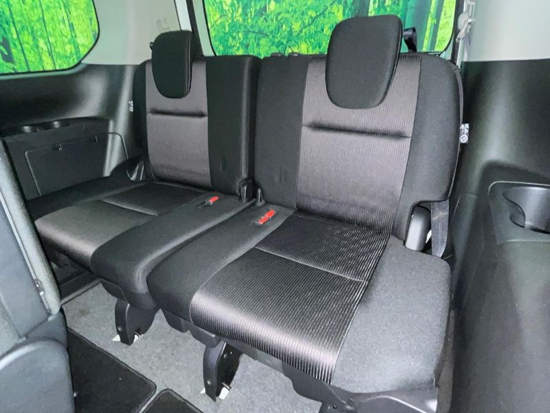 2017 Nissan Serena DAA-GFC27 (UW-6a5c3f67b4b2c)[23]