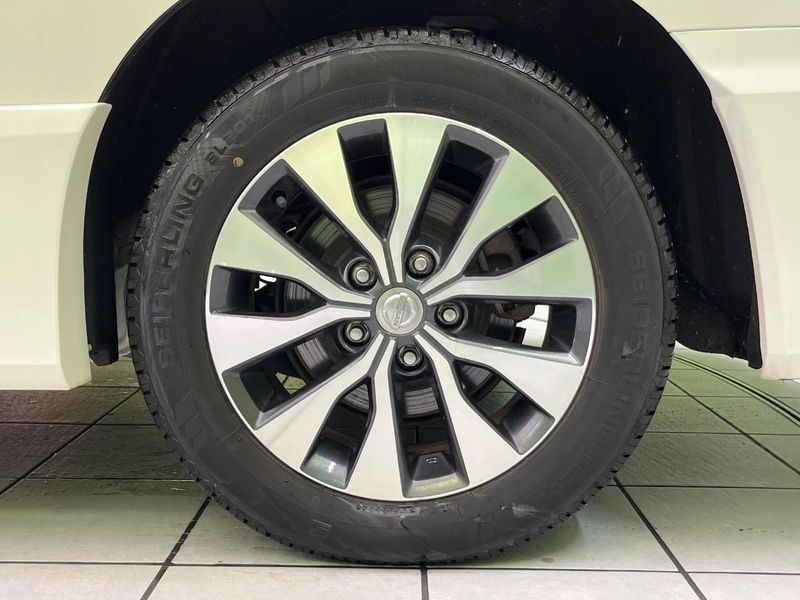 2017 Nissan Serena DAA-GFC27 (UW-6a5c3f67b4b2c)[15]