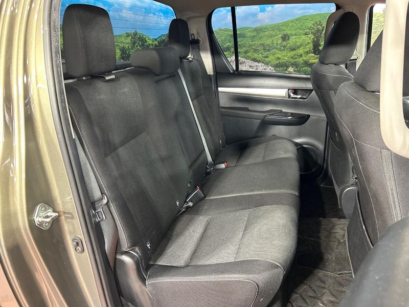 2022 Toyota Hilux 3DF-GUN125 (UW-6a5c3f931c0db)[17]