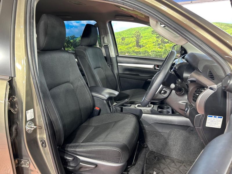 2022 Toyota Hilux 3DF-GUN125 (UW-6a5c3f931c0db)[16]