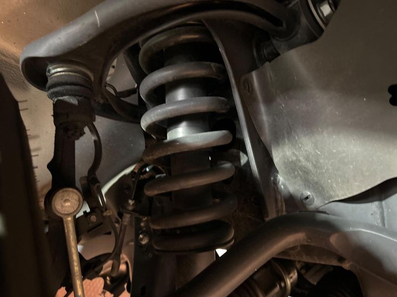 2022 Toyota Hilux 3DF-GUN125 (UW-6a5c3f931c0db)[12]