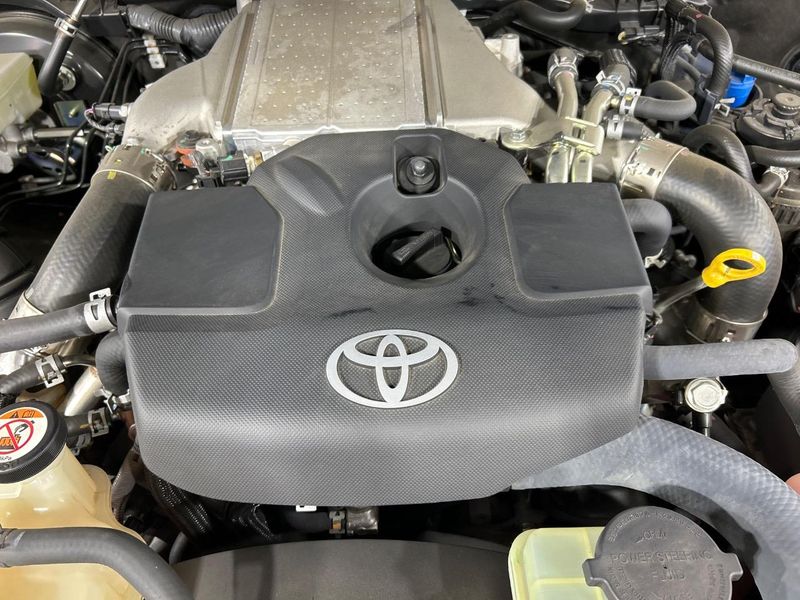 2022 Toyota Hilux 3DF-GUN125 (UW-6a5c3f931c0db)[9]