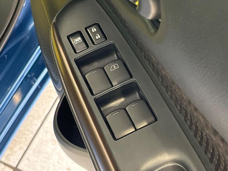 2017 Nissan Note DAA-HE12 (UW-6a5c3fa278212)[23]