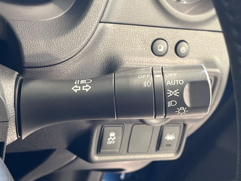 2017 Nissan Note DAA-HE12 (UW-6a5c3fa278212)[26]