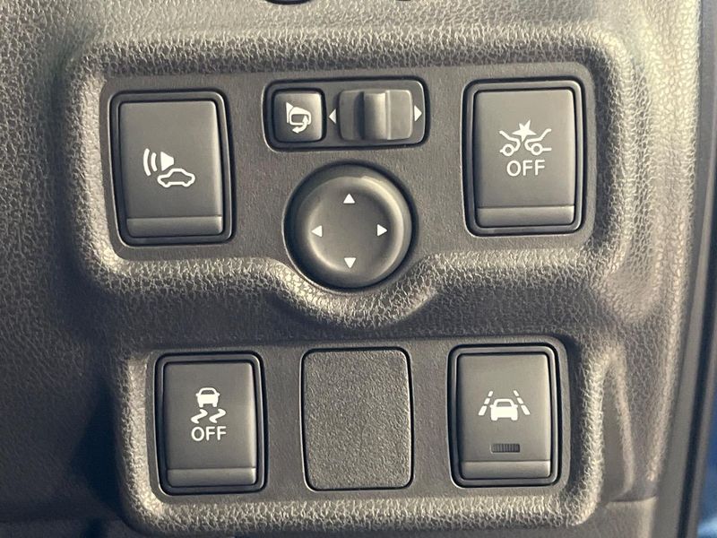 2017 Nissan Note DAA-HE12 (UW-6a5c3fa278212)[24]